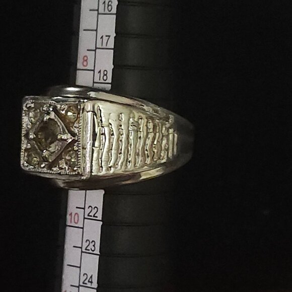 Men's Ring - Picture 2 of 12